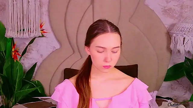 OliviaLay online show from January 8, 2026, 11:01 am