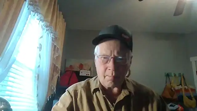 Farmall400 online show from December 15, 2025, 2:32 pm