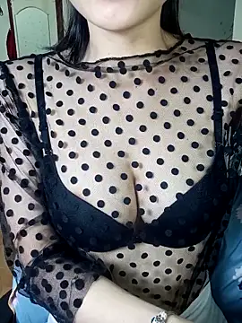 BiCute688 online show from November 5, 2025, 4:18 pm