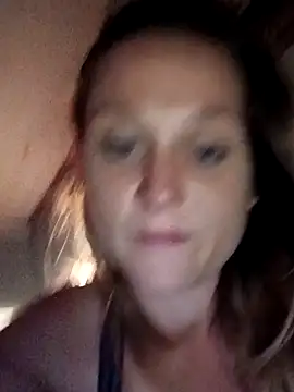 Queen2454 online show from April 10, 2026, 7:02 am