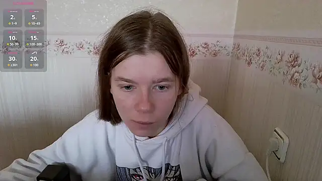 0nlyLola online show from November 4, 2025, 8:24 am