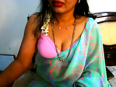 Snapshot of Myna95 chatting on November 22, 2025, 3:22 pm Myna95 online show from November 22, 2025, 3:22 pm