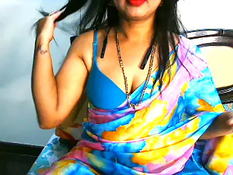 Snapshot of Myna95 chatting on November 29, 2025, 3:15 pm Myna95 online show from November 29, 2025, 3:15 pm