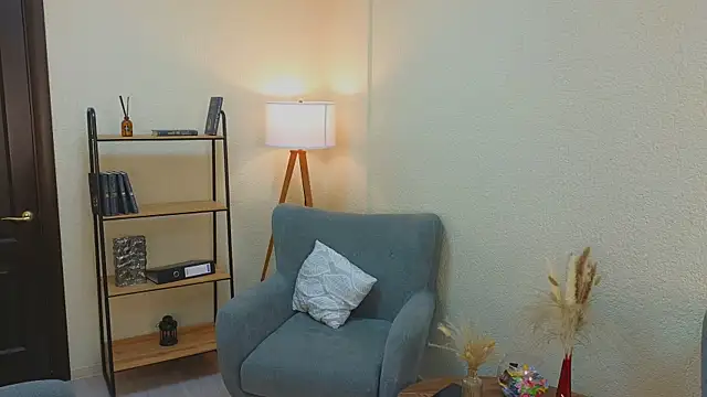 Snapshot of Kimberly_Roberts__ chatting on October 11, 2025, 4:16 pm Kimberly Roberts online show from October 11, 2025, 4:16 pm