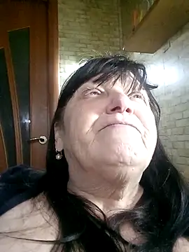 Apeesynka55211 online show from February 9, 2026, 4:55 pm