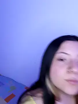 Snapshot of Honey_Alix chatting on October 4, 2025, 11:03 pm Honey Alix online show from October 4, 2025, 11:03 pm