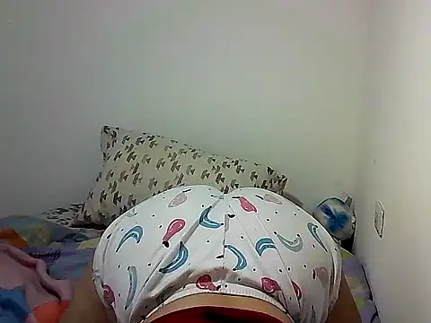 Snapshot of Honey_Alix chatting on December 2, 2025, 5:02 am Honey Alix online show from December 2, 2025, 5:02 am