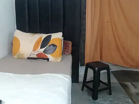 Snapshot of Black-RoseX chatting on November 7, 2025, 4:29 pm Black-RoseX online show from November 7, 2025, 4:29 pm