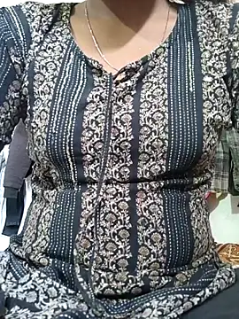 Snapshot of Hotty_ruvi chatting on November 5, 2025, 8:03 am Hotty ruvi online show from November 5, 2025, 8:03 am
