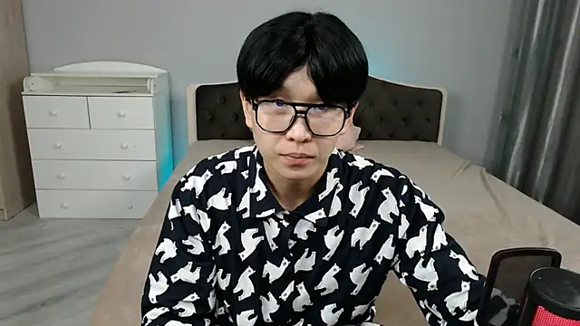 KaiChicken online show from December 4, 2025, 9:34 pm