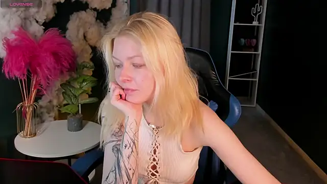 Callista a online show from April 6, 2026, 3:04 am