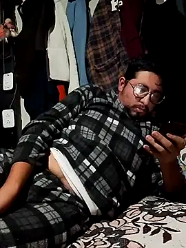 RAJV  online show from October 6, 2025, 1:41 pm