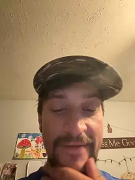 Amatueranon online show from October 14, 2025, 10:32 pm
