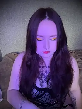 BambiGlow online show from October 11, 2025, 7:07 am