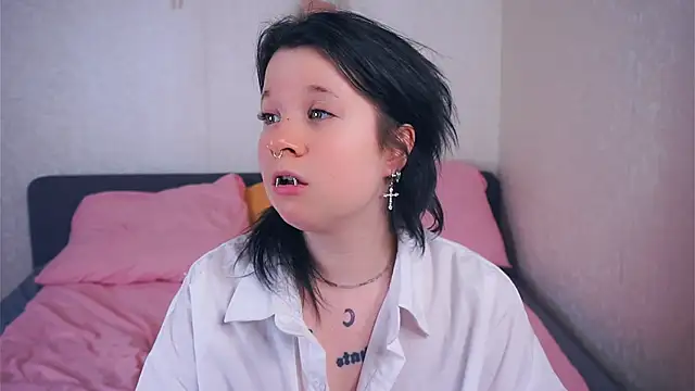 Snapshot of EviaVanveen chatting on December 23, 2025, 7:50 am EviaVanveen online show from December 23, 2025, 7:50 am