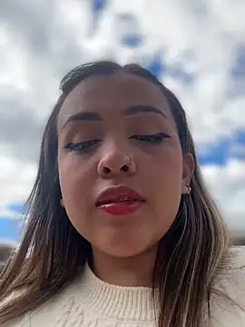 Snapshot of Aura_Kaiser chatting on November 1, 2025, 7:49 pm Aura Kaiser online show from November 1, 2025, 7:49 pm