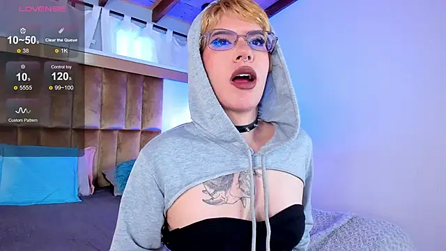 SamyShark online show from October 8, 2025, 1:53 pm