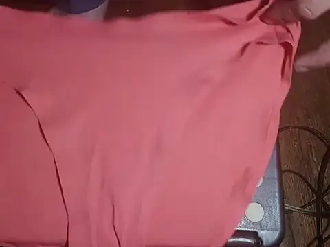 macKnd online show from October 18, 2025, 7:03 pm