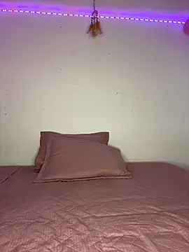 saramooon online show from April 20, 2026, 3:04 pm