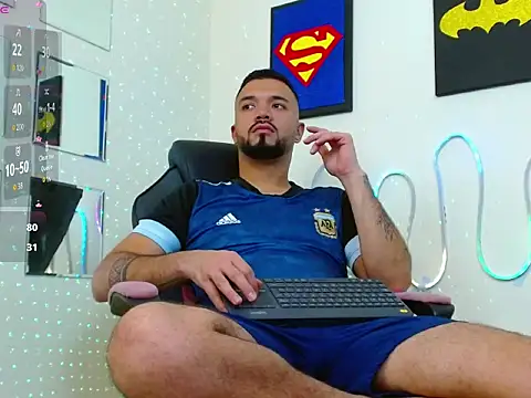 Snapshot of mathewv_ chatting on December 4, 2025, 5:50 am mathewv online show from December 4, 2025, 5:50 am