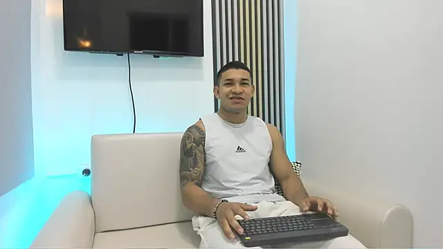 Snapshot of venedic_bull chatting on October 2, 2025, 12:23 pm venedic bull online show from October 2, 2025, 12:23 pm