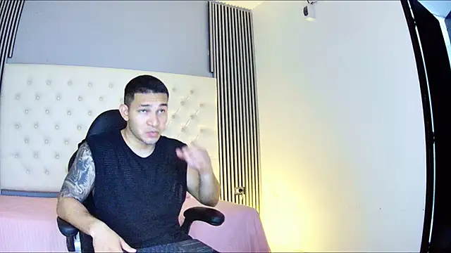 Snapshot of venedic_bull chatting on October 20, 2025, 9:04 pm venedic bull online show from October 20, 2025, 9:04 pm