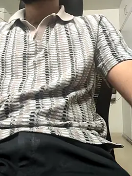 Snapshot of ag213 chatting on November 4, 2025, 2:05 pm ag213 online show from November 4, 2025, 2:05 pm