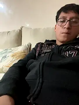 Snapshot of LAngel21 chatting on January 8, 2026, 4:48 am LAngel21 online show from January 8, 2026, 4:48 am