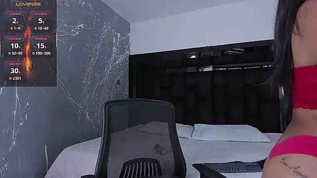 Snapshot of LiaClarck_ chatting on November 20, 2025, 9:14 pm LiaClarck online show from November 20, 2025, 9:14 pm