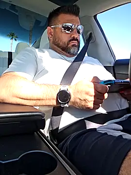 Roddog18 online show from February 4, 2026, 7:31 pm