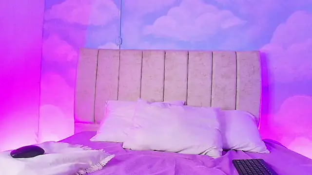 Nikolbrice online show from March 22, 2026, 1:53 am