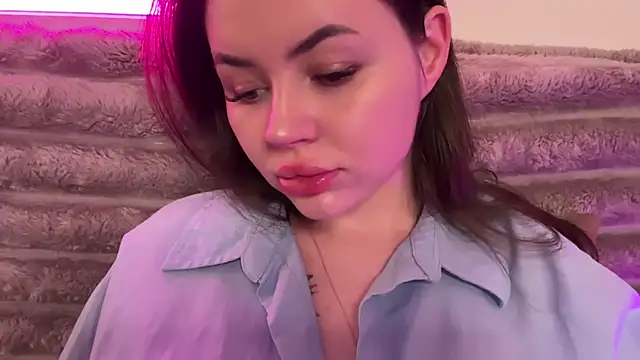 AlmaryKim online show from May 27, 2026, 8:06 pm
