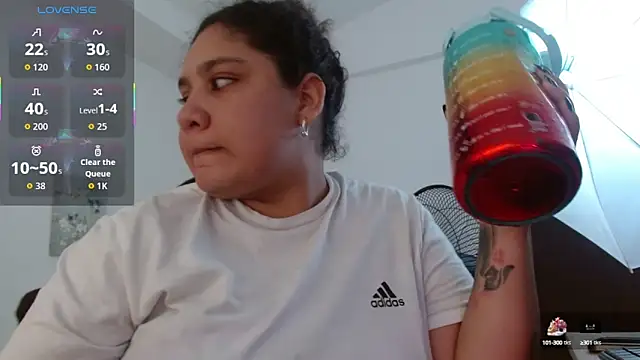 Snapshot of roxx_iie chatting on October 13, 2025, 9:15 pm roxx iie online show from October 13, 2025, 9:15 pm