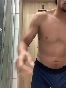 Snapshot of longitu3 chatting on September 30, 2025, 4:39 am longitu3 online show from September 30, 2025, 4:39 am