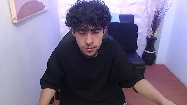 Snapshot of Liil_boy chatting on October 1, 2025, 3:56 am Liil boy online show from October 1, 2025, 3:56 am