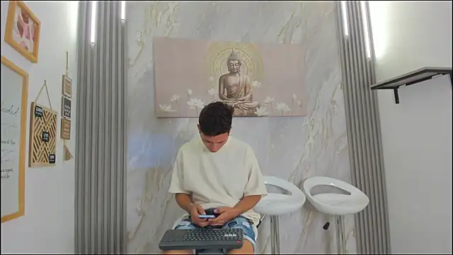 VERY HOT GUYS online show from December 22, 2025, 7:27 am