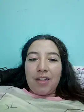 annyaparis online show from October 15, 2025, 2:22 am