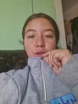 annyaparis online show from October 19, 2025, 4:18 pm