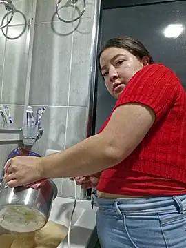 annyaparis online show from December 3, 2025, 3:03 am