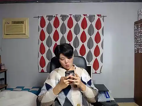 lady fingertips online show from September 30, 2025, 12:54 pm