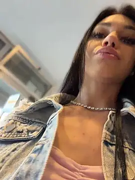 ilariea girl online show from May 11, 2026, 4:15 pm
