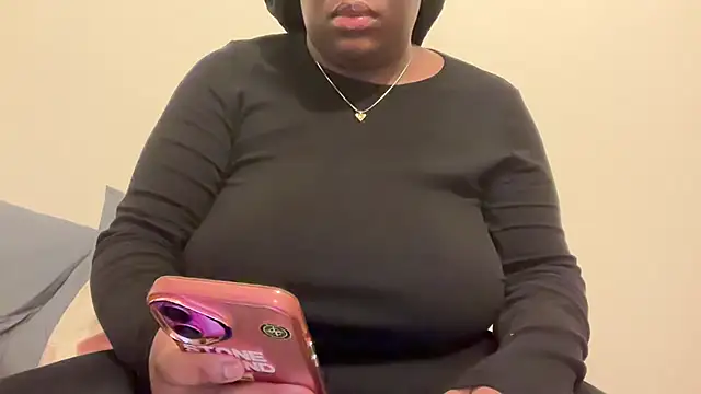 Snapshot of nanaisbackk chatting on February 12, 2026, 5:52 pm nanaisbackk online show from February 12, 2026, 5:52 pm