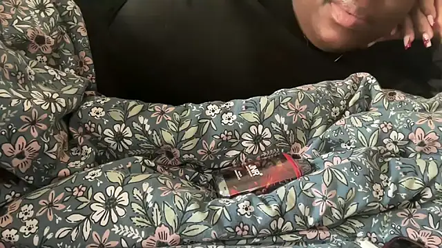 Snapshot of nanaisbackk chatting on February 23, 2026, 12:13 pm nanaisbackk online show from February 23, 2026, 12:13 pm