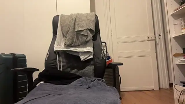 Snapshot of nanaisbackk chatting on February 26, 2026, 11:04 pm nanaisbackk online show from February 26, 2026, 11:04 pm