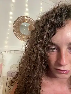 Martyca Beee online show from April 3, 2026, 4:38 pm