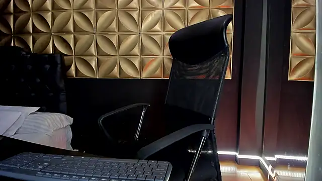 scarlettvelvet  online show from November 27, 2025, 2:41 pm