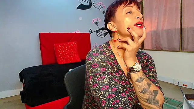 Charlotte  Gray online show from October 5, 2025, 3:49 am