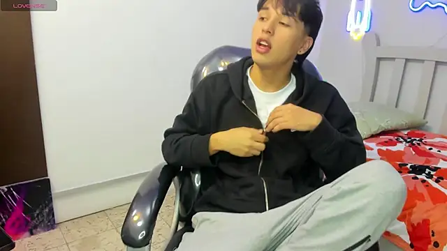 StiwenTwink online show from October 9, 2025, 2:59 pm