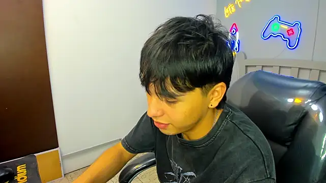 StiwenTwink online show from October 17, 2025, 3:14 pm