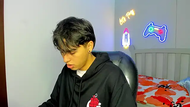 StiwenTwink online show from October 22, 2025, 2:17 pm